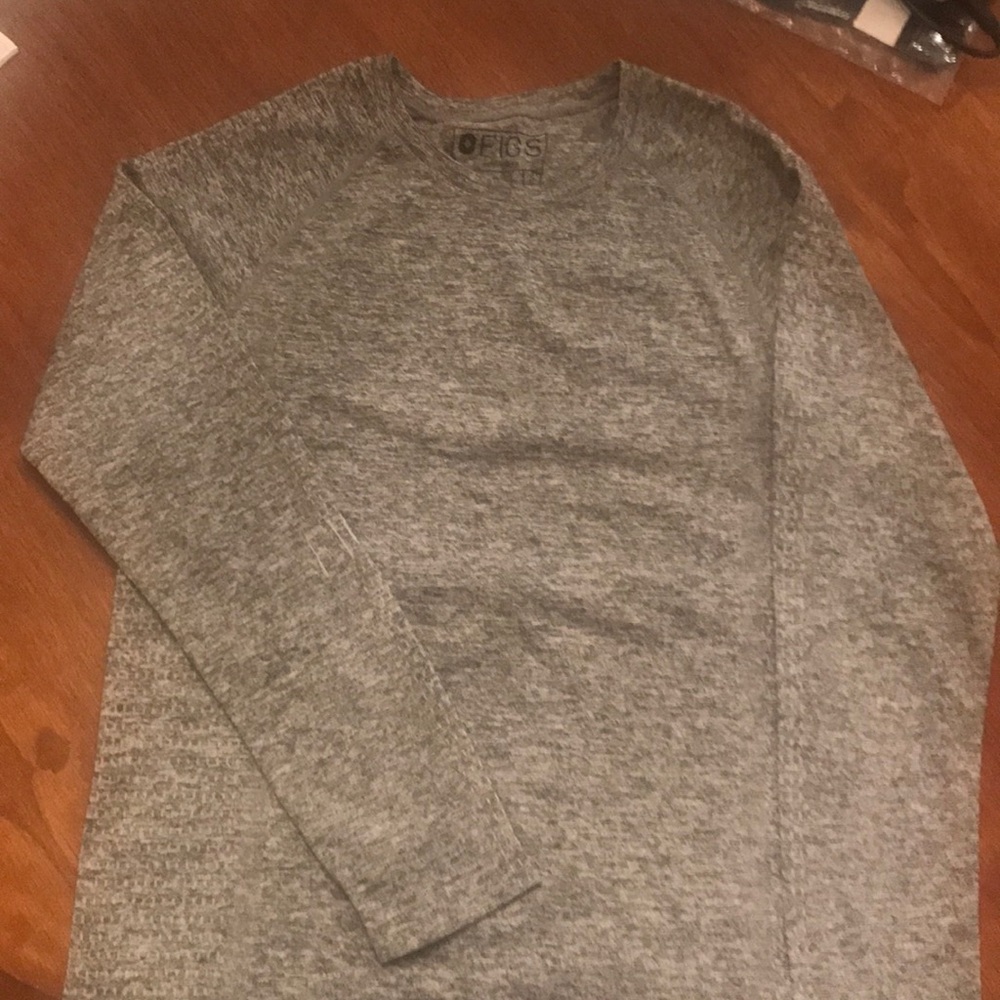Gray Figs long sleeved underscrub small